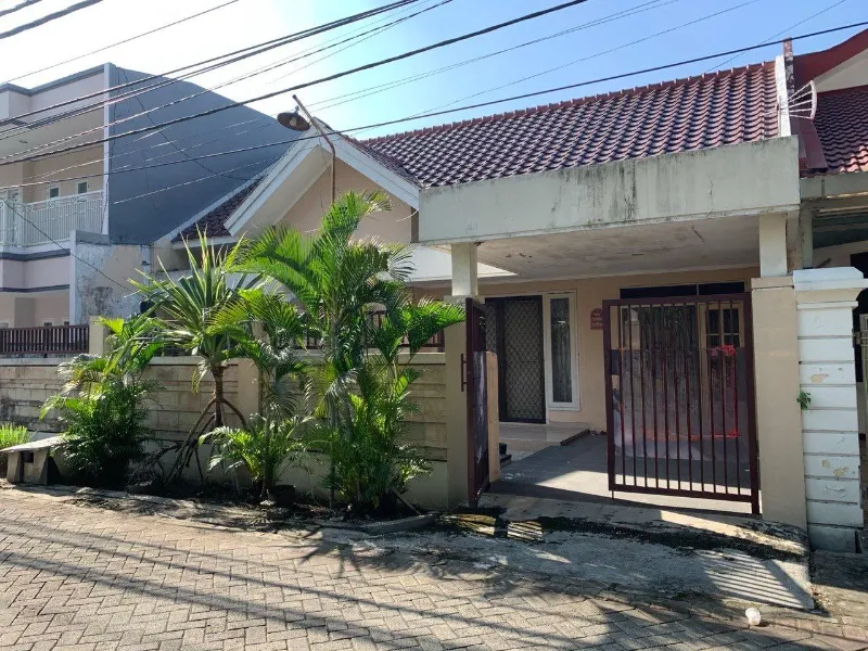 Rumah SHM di Kutisari Indah Utara, Surabaya - adasale