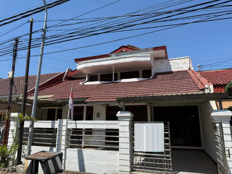 Rumah 2 Lantai di Kutisari Indah Utara, Surabaya - adasale