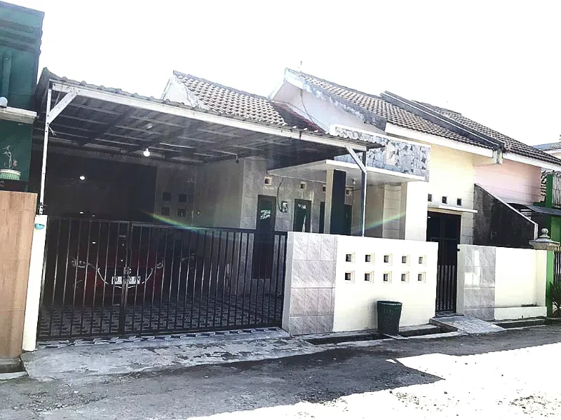 Rumah Second Bagus Lingkungan Perumahan - adasale