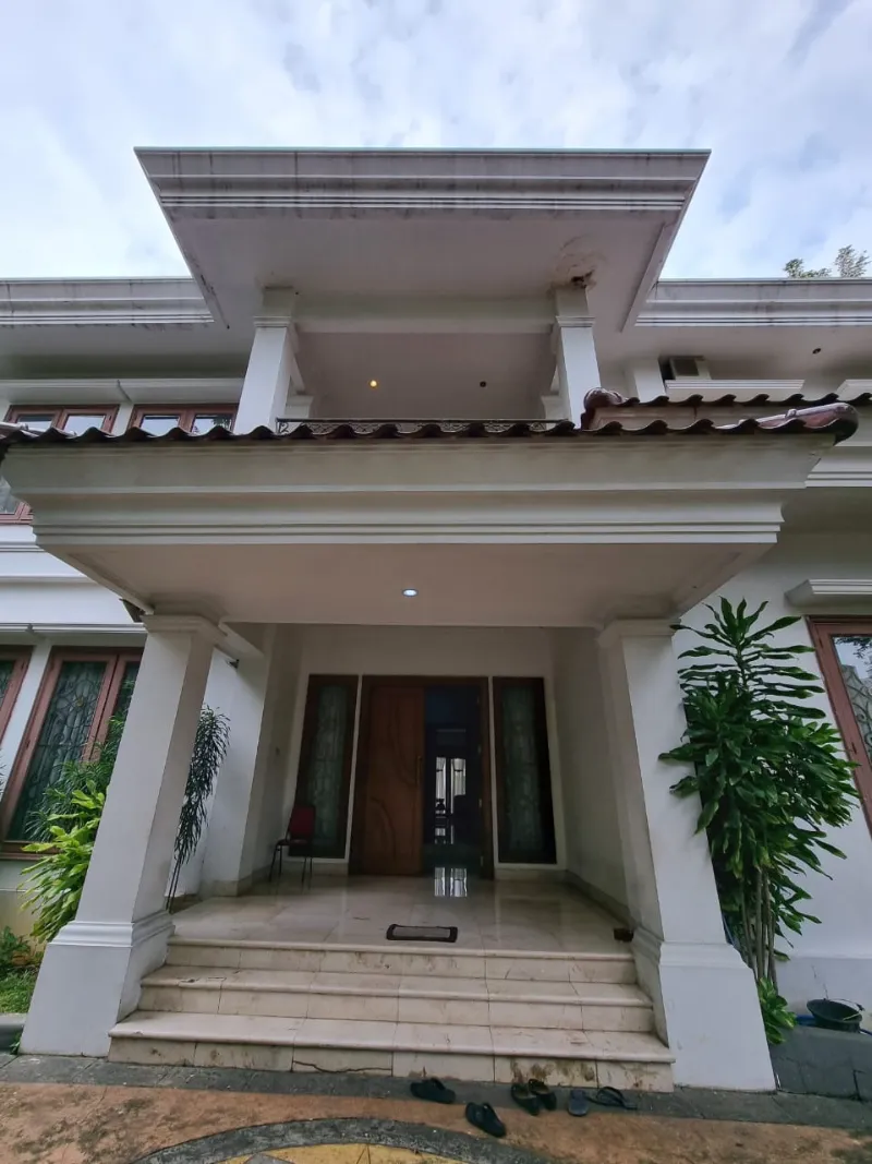 Rumah mewah ada kolam renang di kuningan jakarta  - adasale