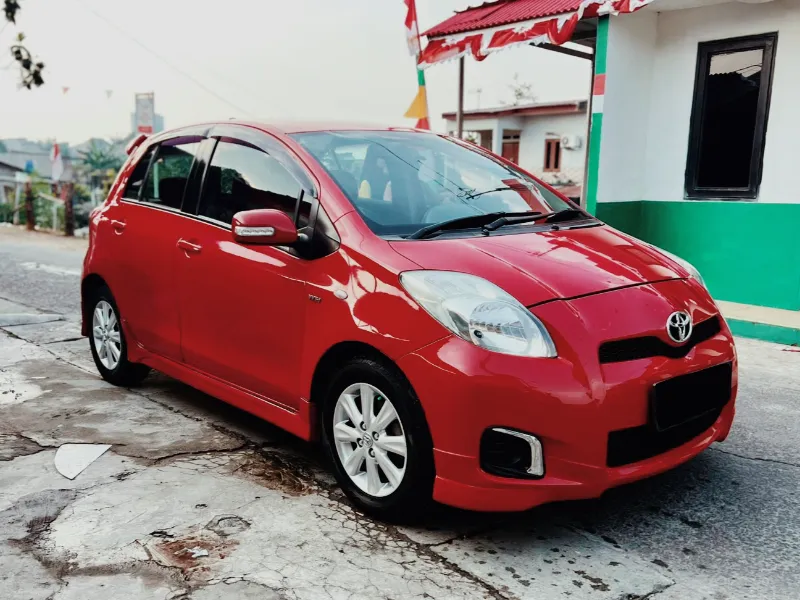 Toyota Yaris 1.5 E AT Matic Merah 2012 - adasale