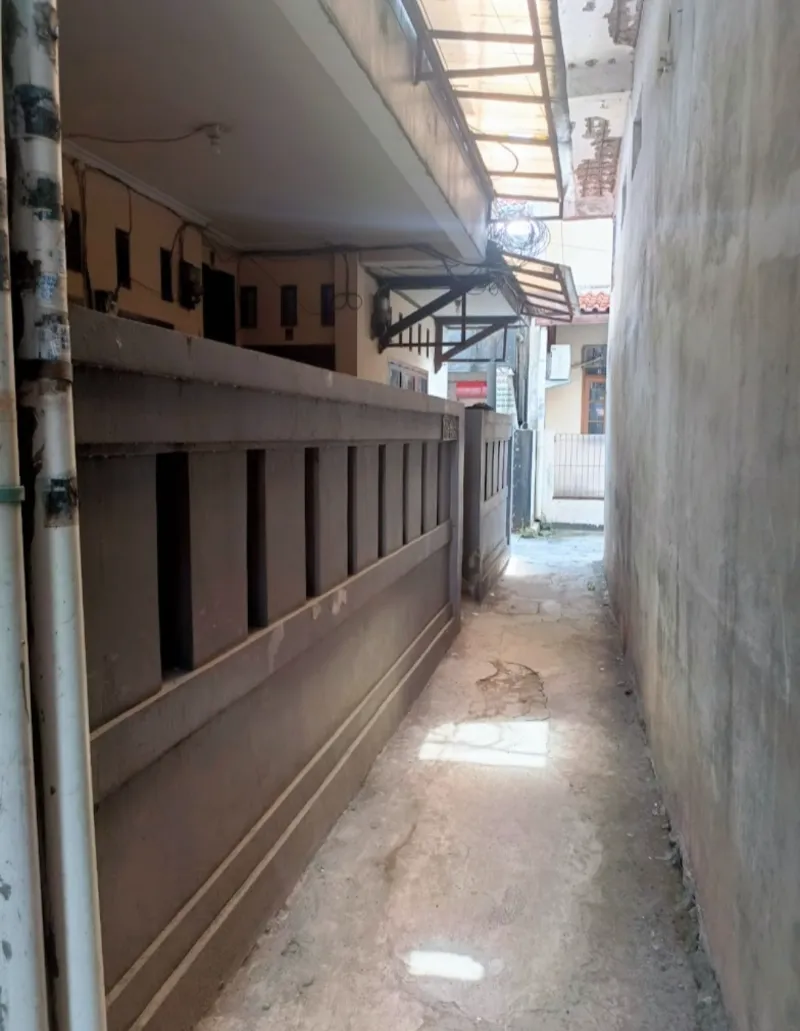 Jual rumah kos asem baris raya gang dian - adasale