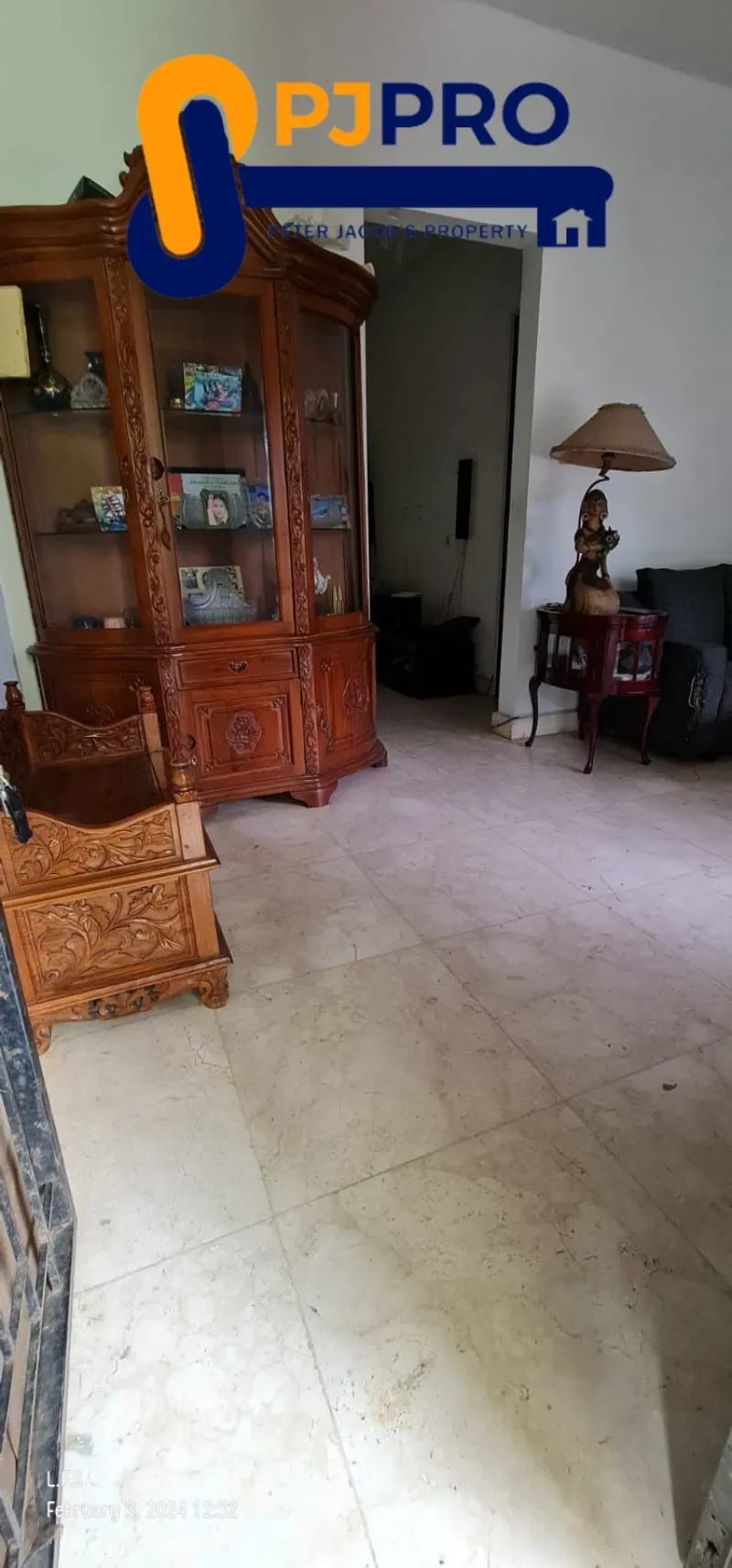 Rumah 3 Lantai + Basement + Kolam Renang  - adasale