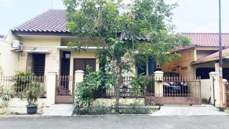 Rumah Nyaman Di Lokasi Strategis  - adasale