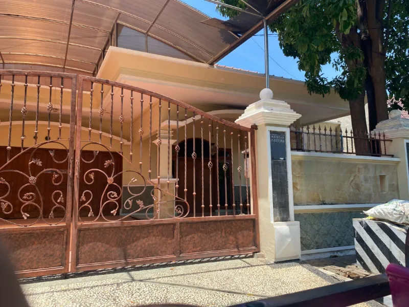 Dijual Rumah Luas di Manyar Kartika, Surabaya - adasale