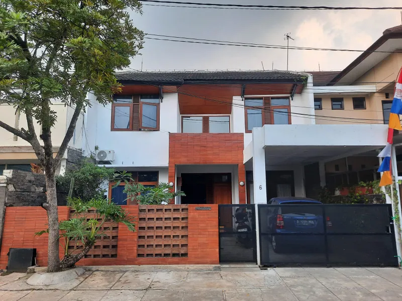 Dijual Rumah SHM di Jalan Kudus, Bandung - adasale