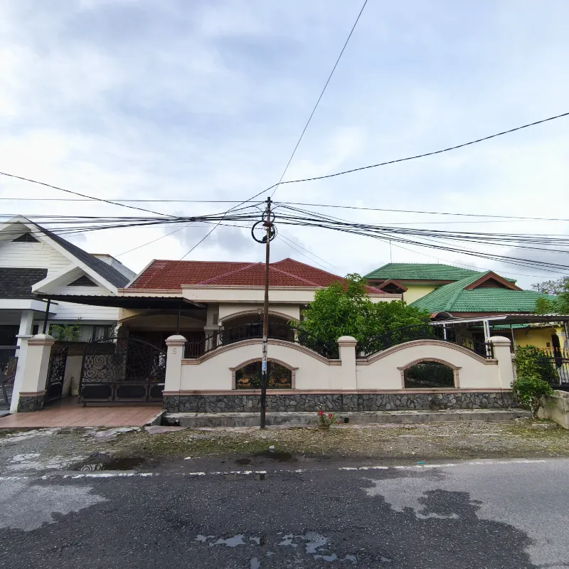 Dijual Rumah Mewah Strategis di Jl. Beringin - adasale