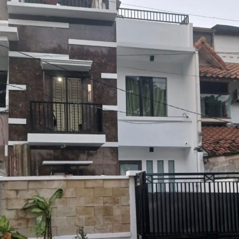Rumah Bagus di Babatan Pratama, Surabaya Barat - adasale
