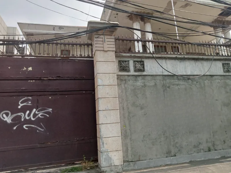 Rumah Strategis di Jalan Kertajaya Indah, Surabaya - adasale