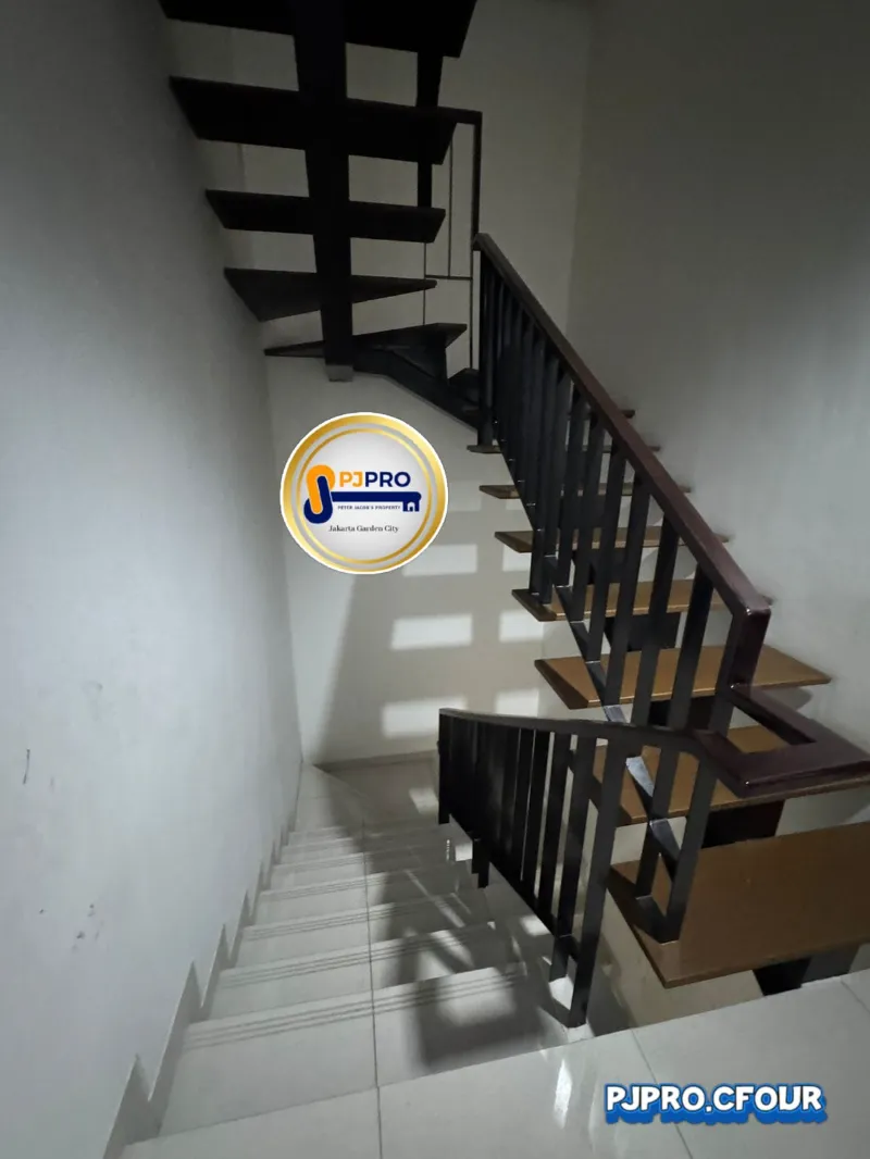 RUMAH DI CLUSTER WISTERIA METLAND CAKUNG - adasale