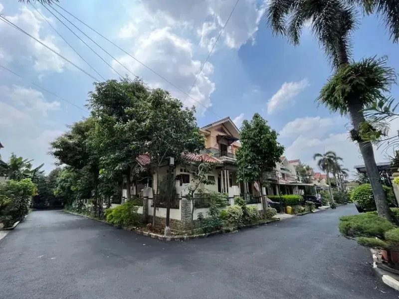 Rumah di Perumahan Pesanggrahan, Jakarta Selatan - adasale