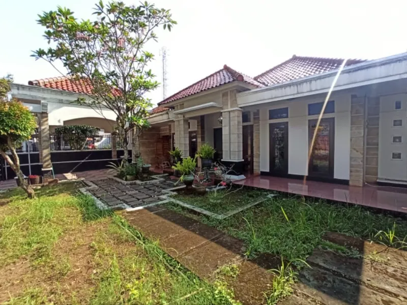 Dijual Rumah Luas di Jalan RSU, Kabupaten Ciamis - adasale