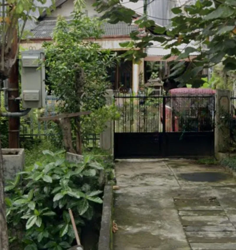 Dijual Rumah SHM di Raya Menur, Surabaya - adasale