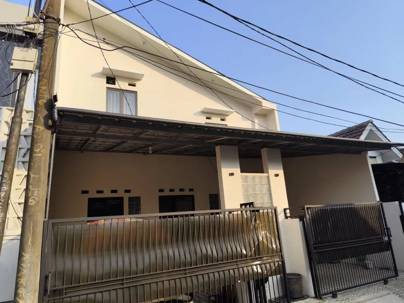 DI JUAL RUMAH 2 LANTAI - adasale